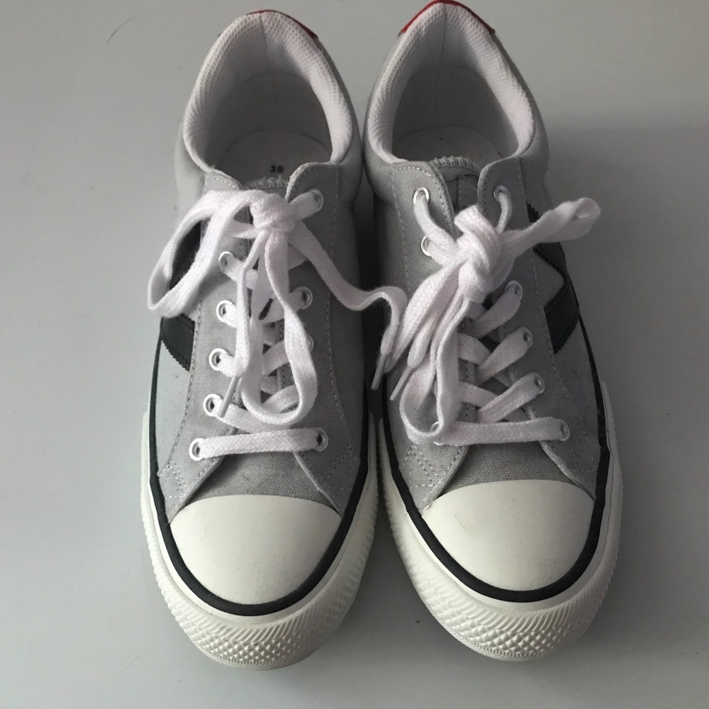 Victoria women's sneakers